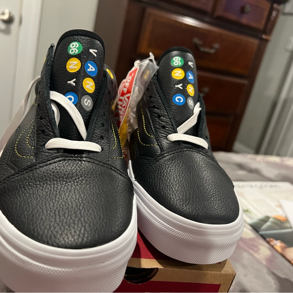 Vans Old Skool Black True White NYC New York City Black Leather Shoes Men's 7.5